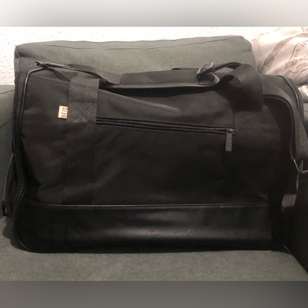 BEIS The Hanging Duffle in Black